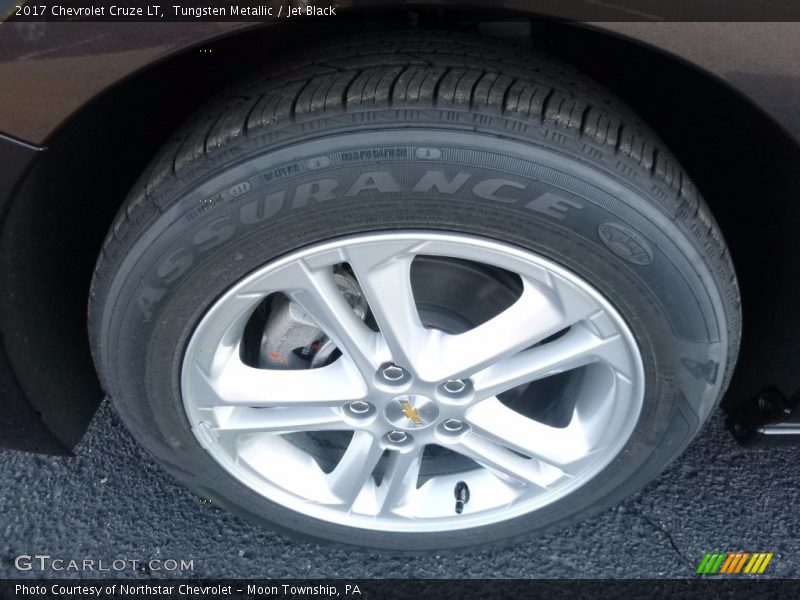 Tungsten Metallic / Jet Black 2017 Chevrolet Cruze LT