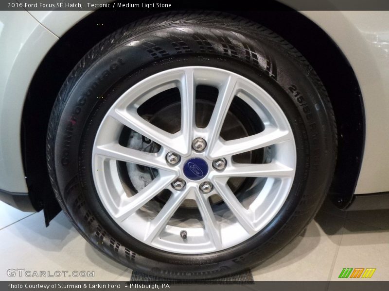 Tectonic / Medium Light Stone 2016 Ford Focus SE Hatch