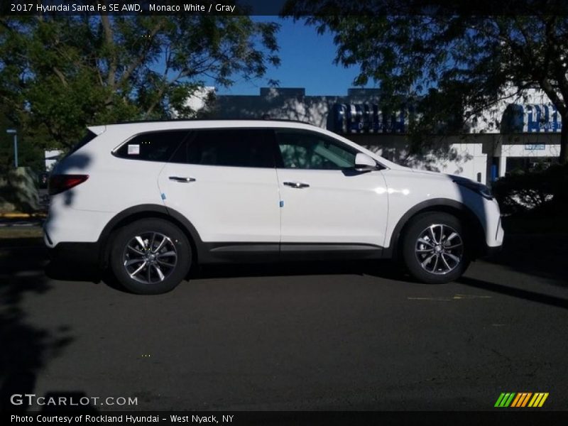 Monaco White / Gray 2017 Hyundai Santa Fe SE AWD