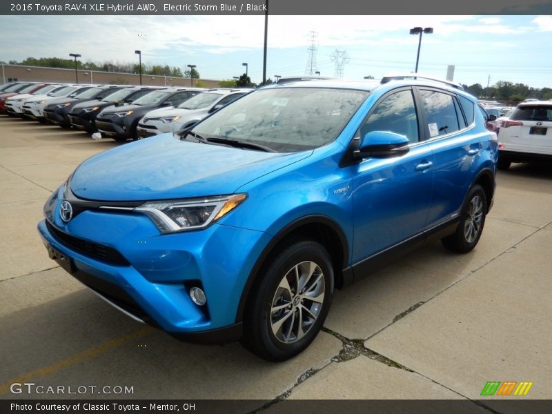 Front 3/4 View of 2016 RAV4 XLE Hybrid AWD