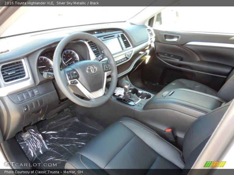 Silver Sky Metallic / Black 2016 Toyota Highlander XLE