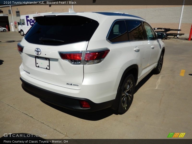 Blizzard Pearl / Black 2016 Toyota Highlander XLE
