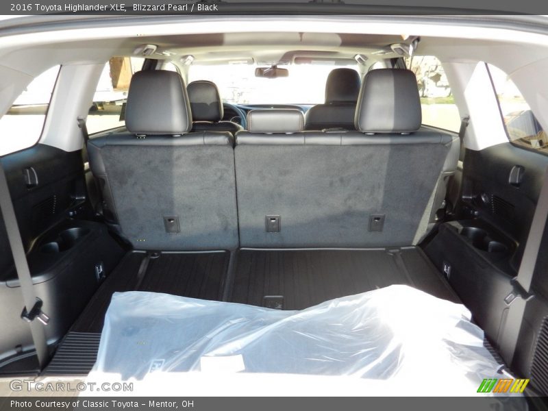 Blizzard Pearl / Black 2016 Toyota Highlander XLE