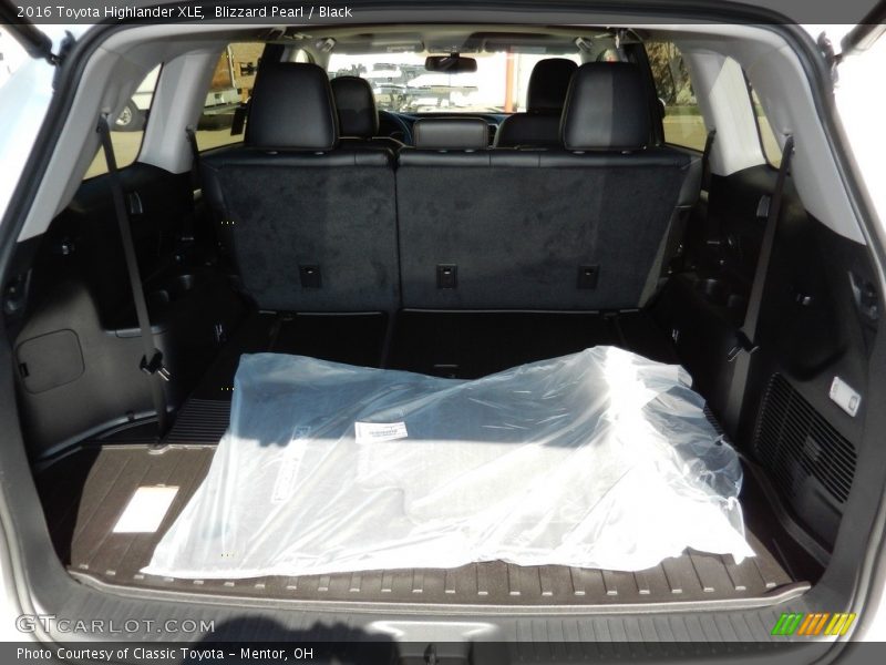 Blizzard Pearl / Black 2016 Toyota Highlander XLE