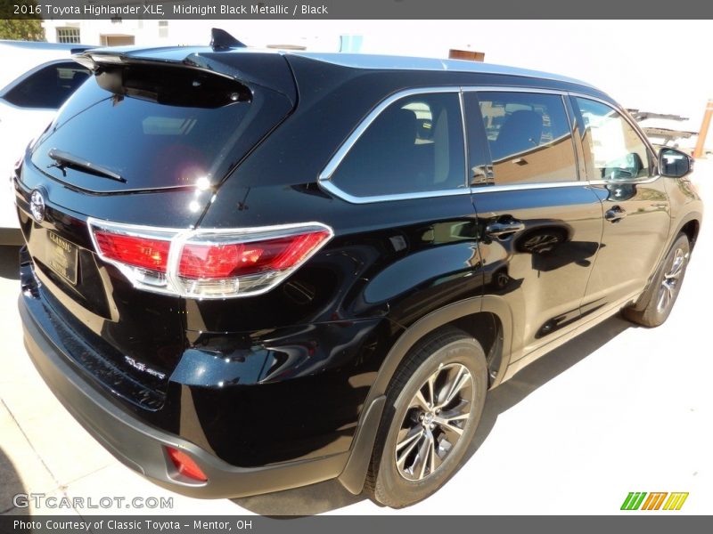 Midnight Black Metallic / Black 2016 Toyota Highlander XLE