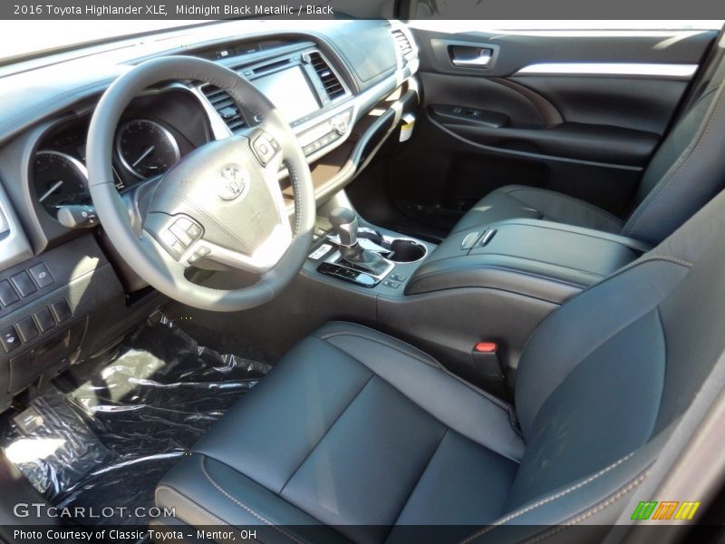 Midnight Black Metallic / Black 2016 Toyota Highlander XLE