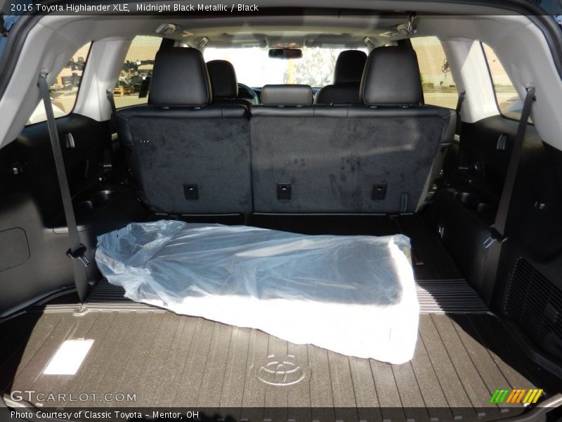 Midnight Black Metallic / Black 2016 Toyota Highlander XLE