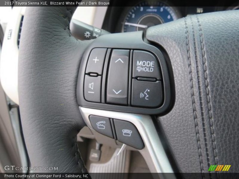 Controls of 2017 Sienna XLE