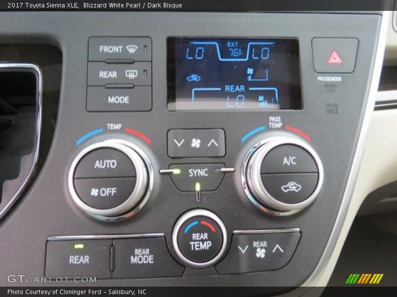 Controls of 2017 Sienna XLE