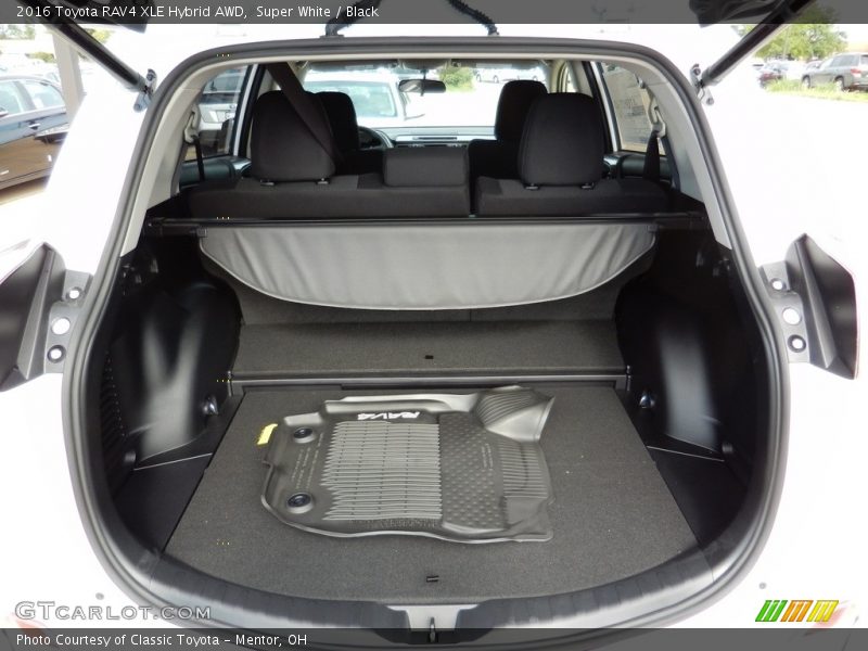  2016 RAV4 XLE Hybrid AWD Trunk