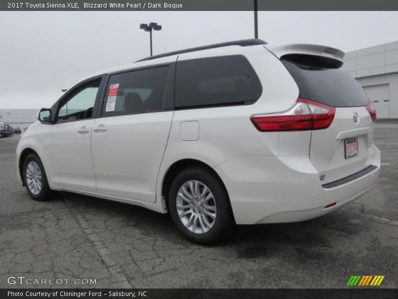 Blizzard White Pearl / Dark Bisque 2017 Toyota Sienna XLE