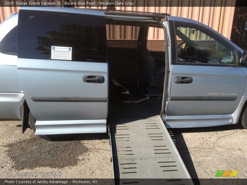 Butane Blue Pearl / Medium Slate Gray 2005 Dodge Grand Caravan SE