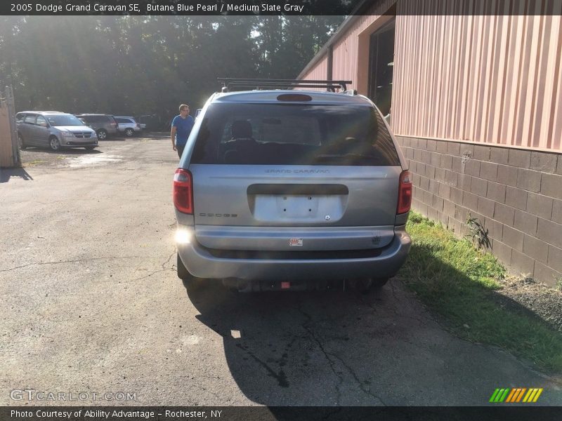 Butane Blue Pearl / Medium Slate Gray 2005 Dodge Grand Caravan SE