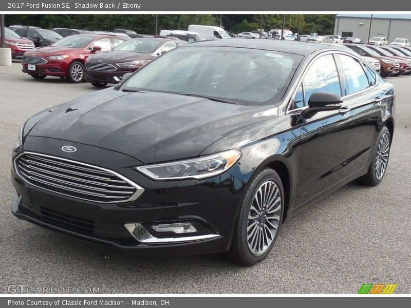 Front 3/4 View of 2017 Fusion SE