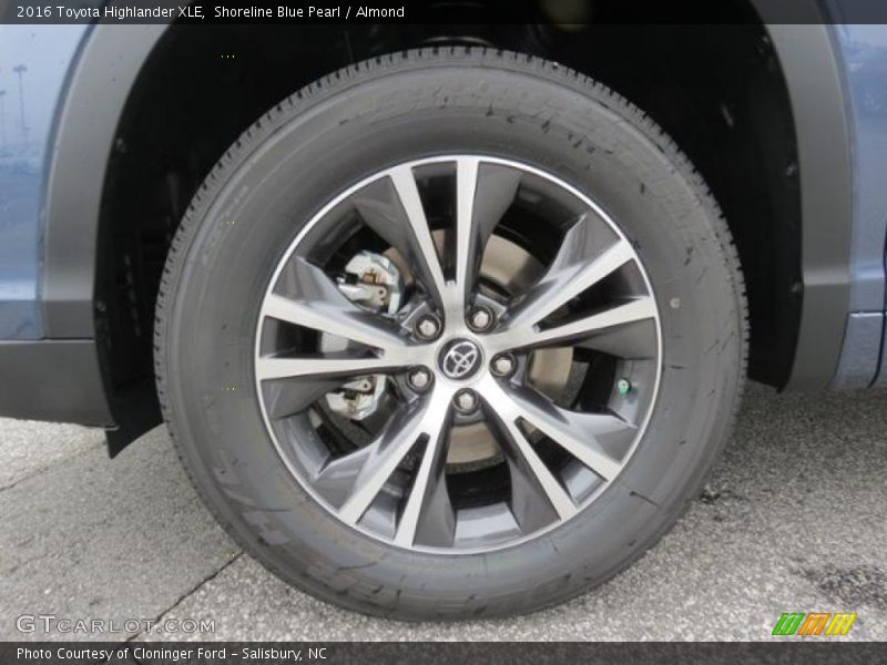  2016 Highlander XLE Wheel