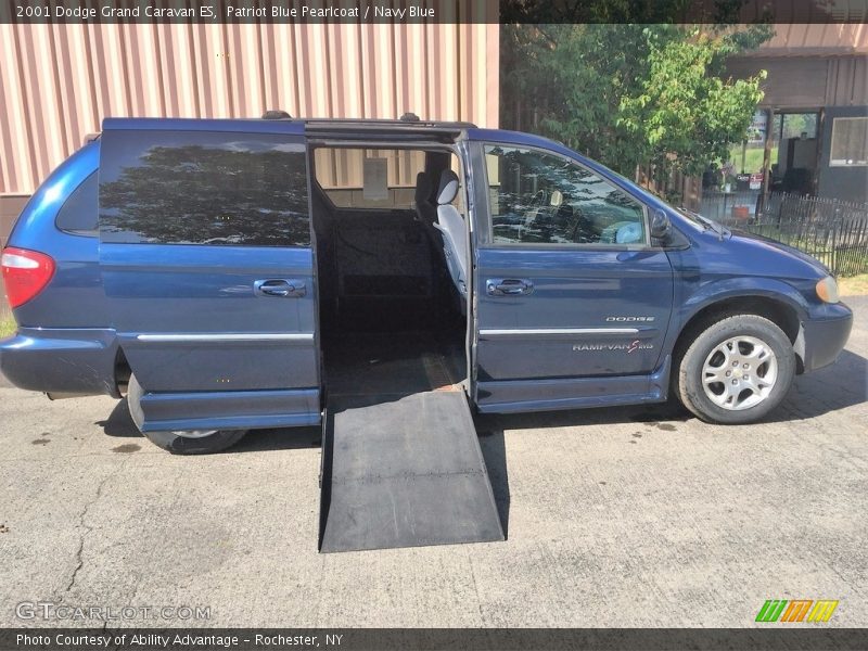Patriot Blue Pearlcoat / Navy Blue 2001 Dodge Grand Caravan ES