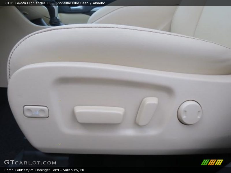 Shoreline Blue Pearl / Almond 2016 Toyota Highlander XLE