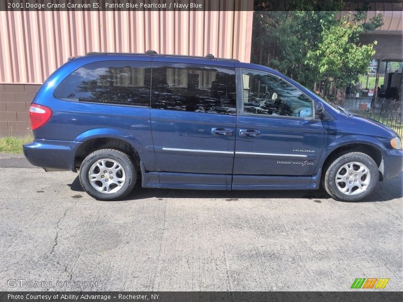 Patriot Blue Pearlcoat / Navy Blue 2001 Dodge Grand Caravan ES