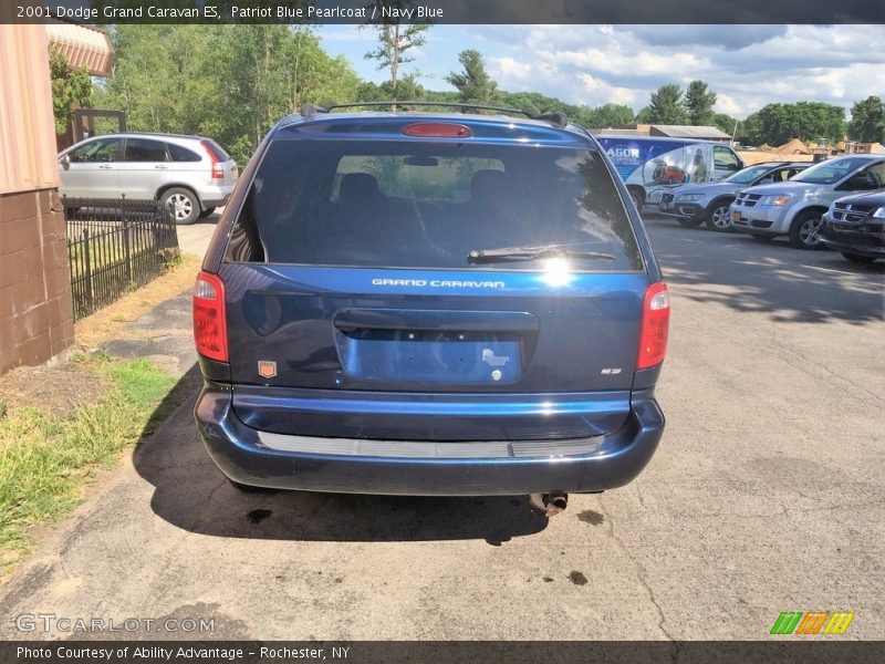 Patriot Blue Pearlcoat / Navy Blue 2001 Dodge Grand Caravan ES