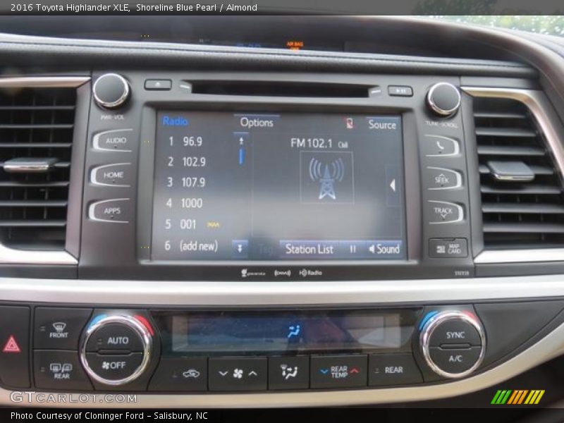 Controls of 2016 Highlander XLE