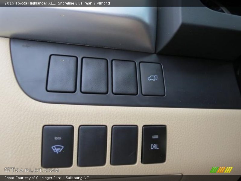 Shoreline Blue Pearl / Almond 2016 Toyota Highlander XLE
