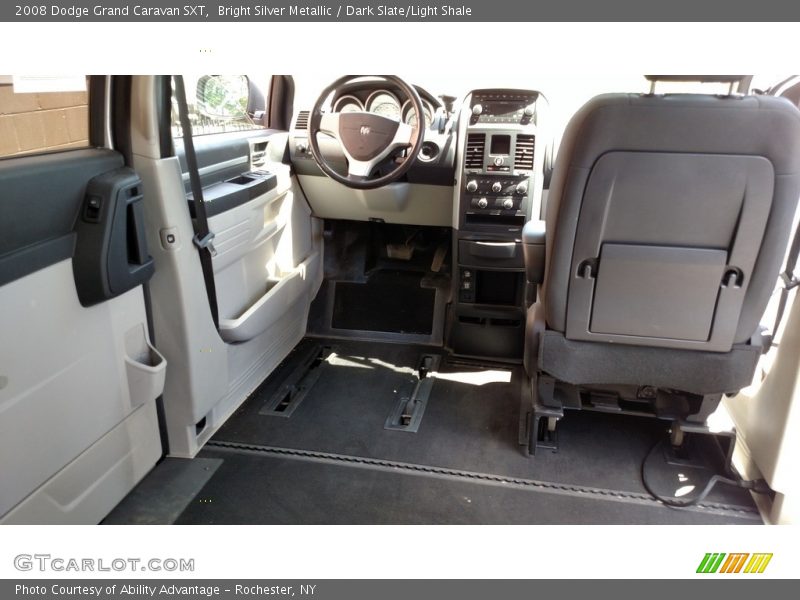Bright Silver Metallic / Dark Slate/Light Shale 2008 Dodge Grand Caravan SXT