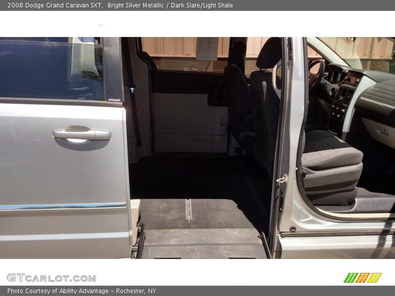 Bright Silver Metallic / Dark Slate/Light Shale 2008 Dodge Grand Caravan SXT