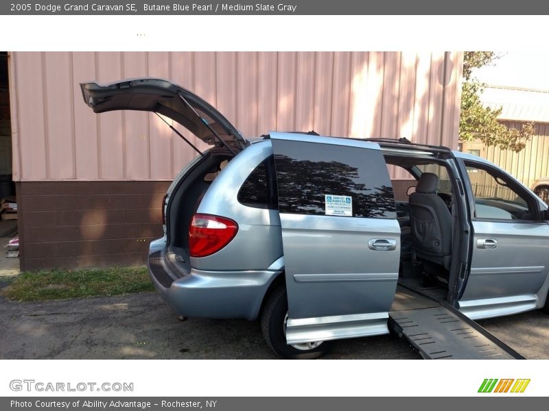 Butane Blue Pearl / Medium Slate Gray 2005 Dodge Grand Caravan SE