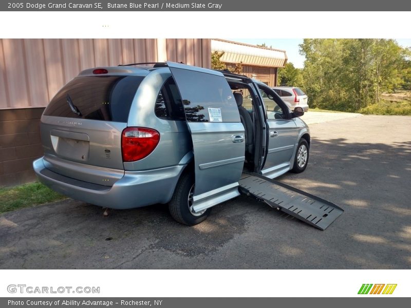 Butane Blue Pearl / Medium Slate Gray 2005 Dodge Grand Caravan SE