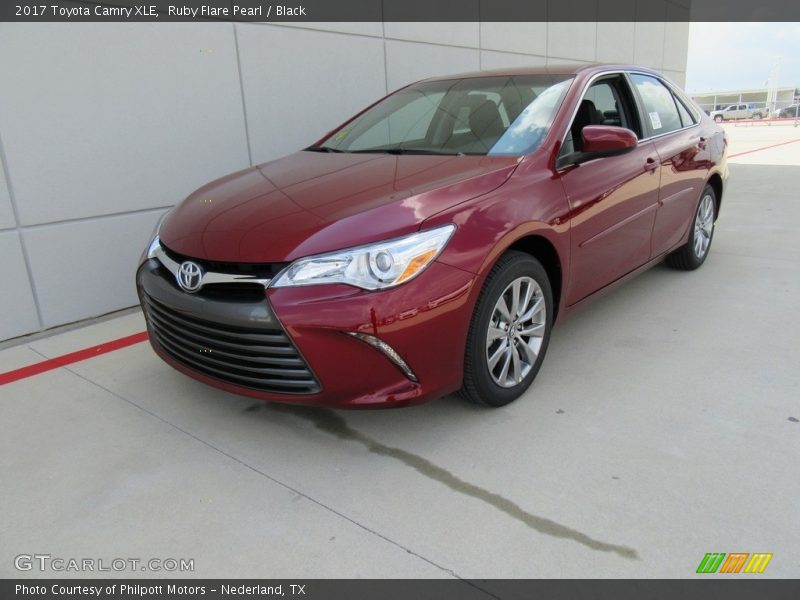 Ruby Flare Pearl / Black 2017 Toyota Camry XLE