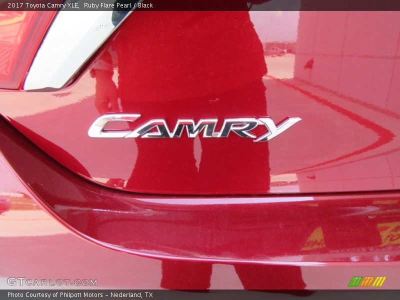 Ruby Flare Pearl / Black 2017 Toyota Camry XLE