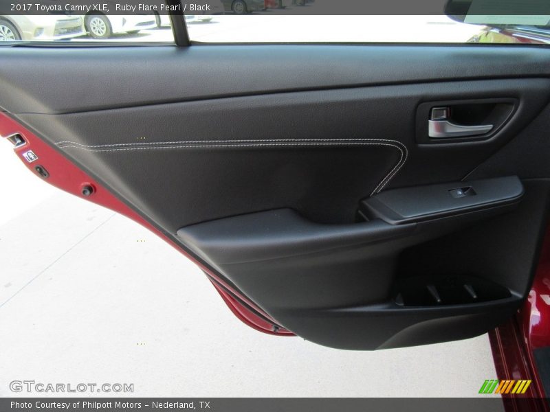 Ruby Flare Pearl / Black 2017 Toyota Camry XLE