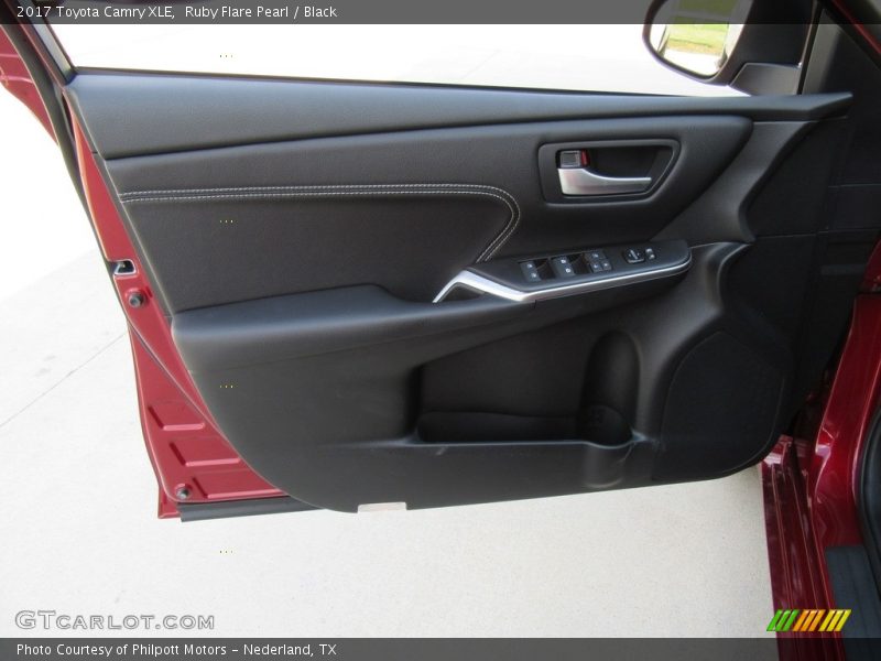 Ruby Flare Pearl / Black 2017 Toyota Camry XLE