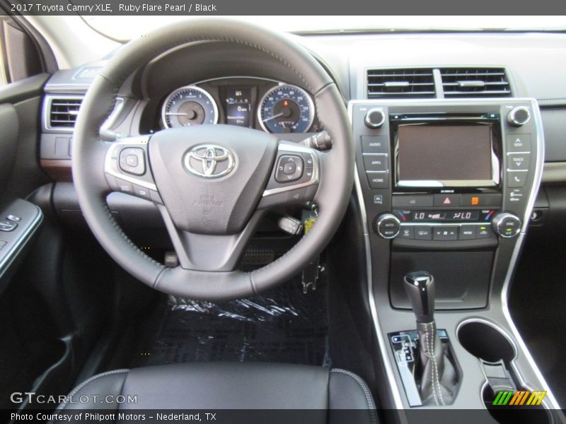 Ruby Flare Pearl / Black 2017 Toyota Camry XLE