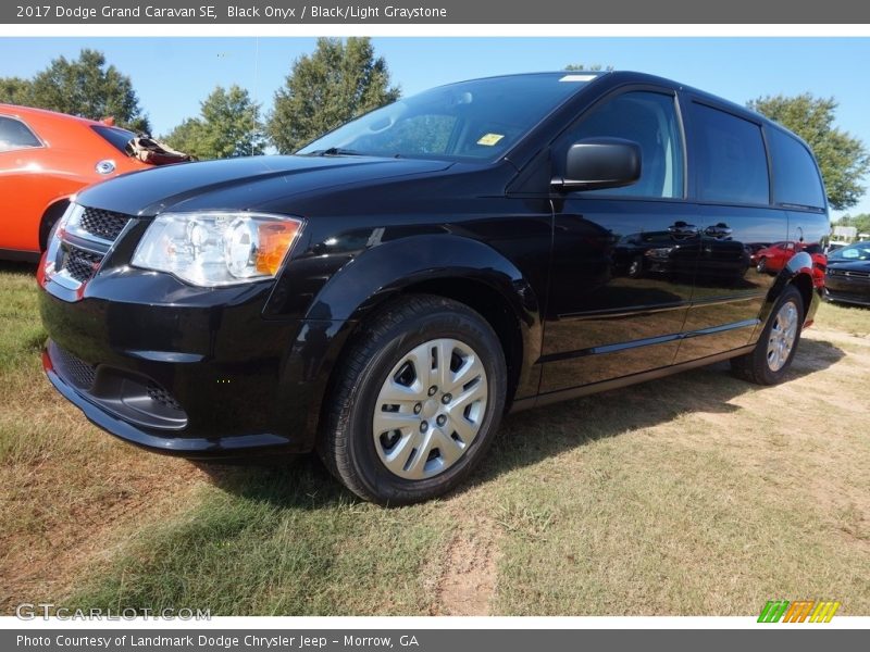 Black Onyx / Black/Light Graystone 2017 Dodge Grand Caravan SE