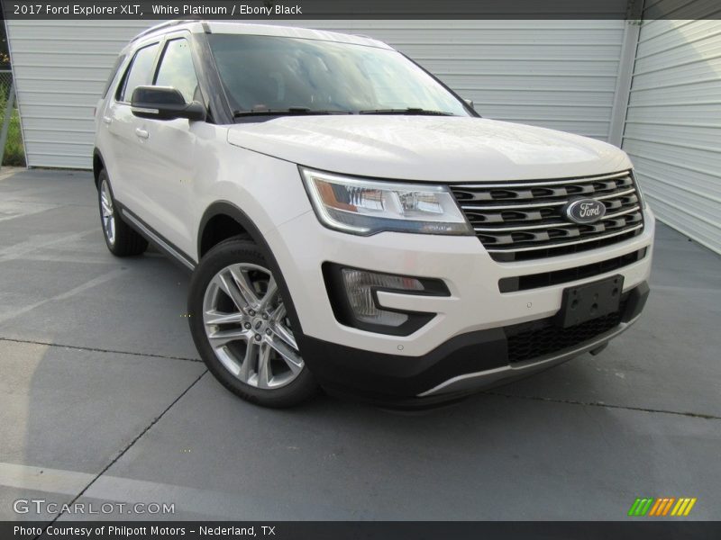 Front 3/4 View of 2017 Explorer XLT