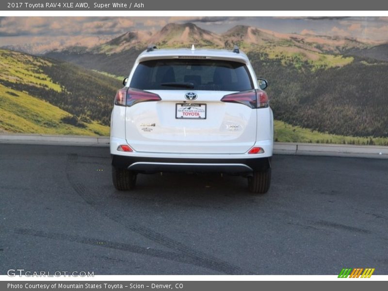 Super White / Ash 2017 Toyota RAV4 XLE AWD