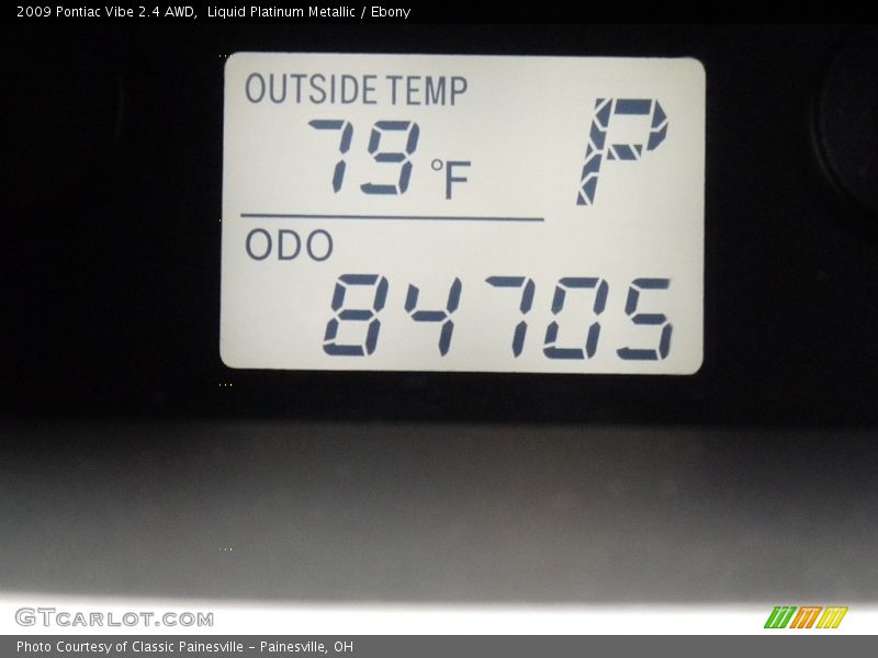 Liquid Platinum Metallic / Ebony 2009 Pontiac Vibe 2.4 AWD