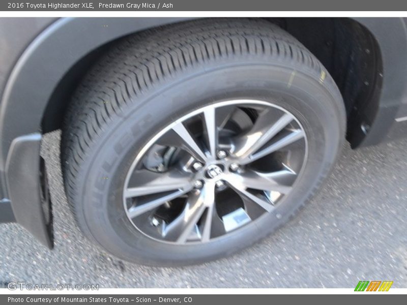 Predawn Gray Mica / Ash 2016 Toyota Highlander XLE