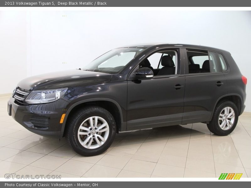 Deep Black Metallic / Black 2013 Volkswagen Tiguan S