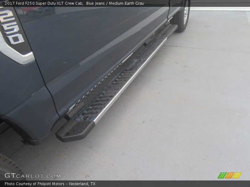 Blue Jeans / Medium Earth Gray 2017 Ford F250 Super Duty XLT Crew Cab