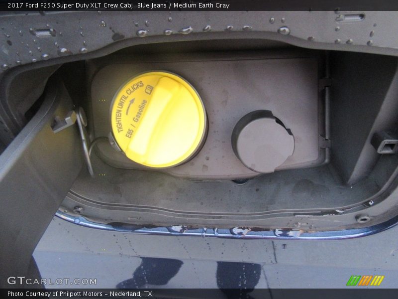 Blue Jeans / Medium Earth Gray 2017 Ford F250 Super Duty XLT Crew Cab
