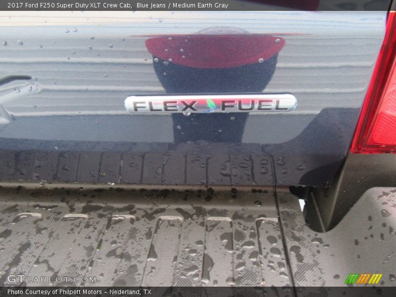 Blue Jeans / Medium Earth Gray 2017 Ford F250 Super Duty XLT Crew Cab