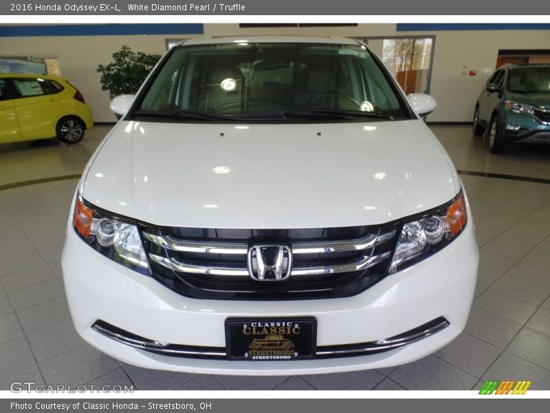 White Diamond Pearl / Truffle 2016 Honda Odyssey EX-L