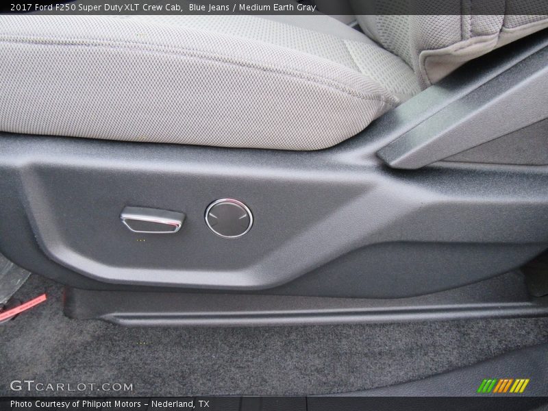 Blue Jeans / Medium Earth Gray 2017 Ford F250 Super Duty XLT Crew Cab