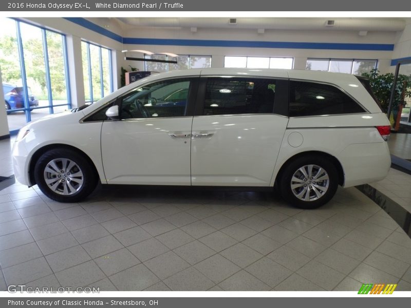 White Diamond Pearl / Truffle 2016 Honda Odyssey EX-L