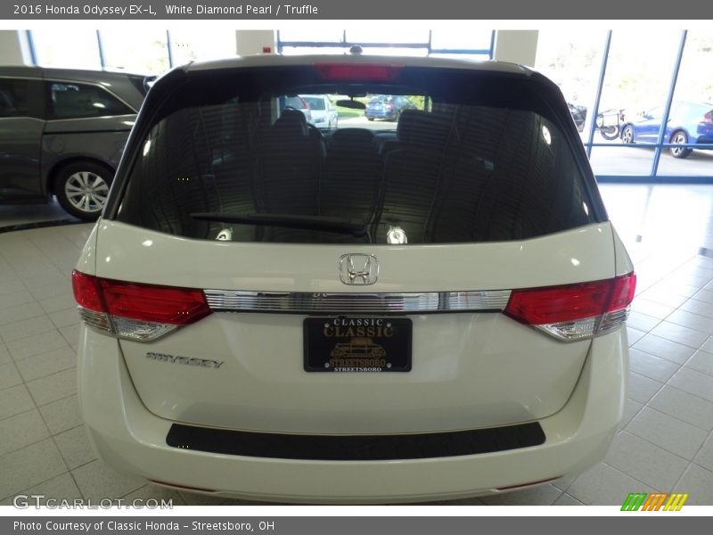 White Diamond Pearl / Truffle 2016 Honda Odyssey EX-L