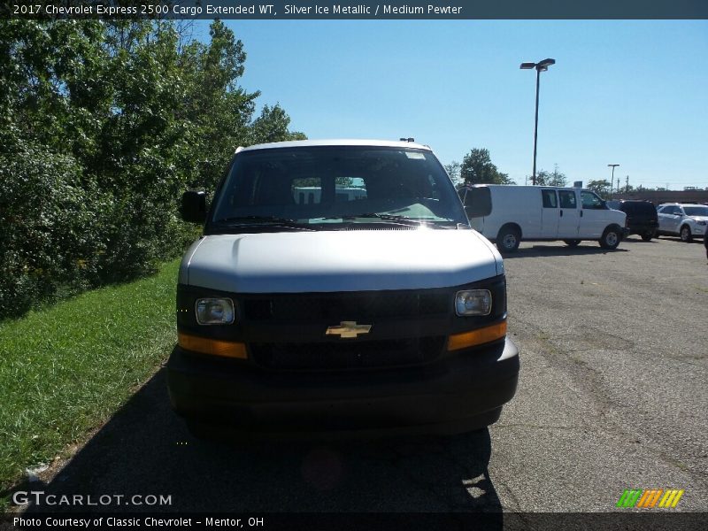 Silver Ice Metallic / Medium Pewter 2017 Chevrolet Express 2500 Cargo Extended WT