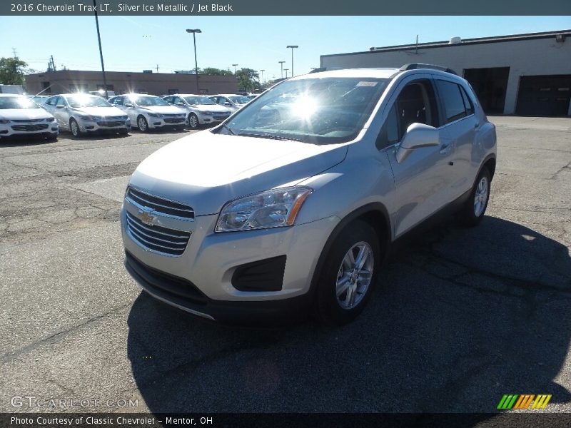 Silver Ice Metallic / Jet Black 2016 Chevrolet Trax LT