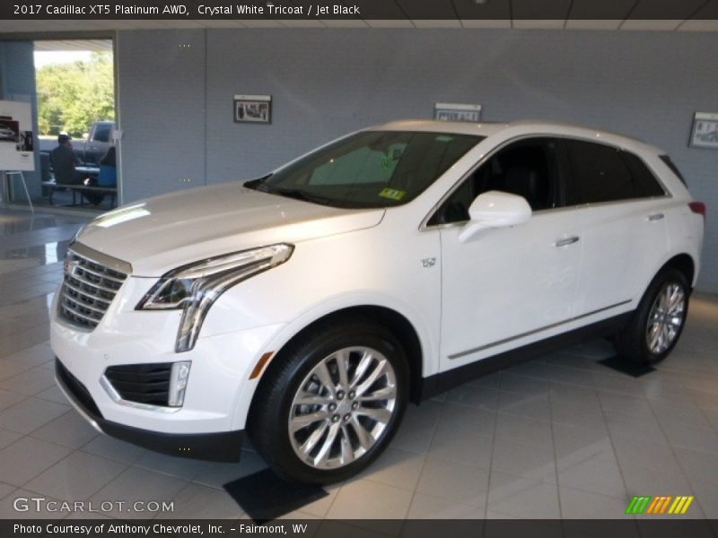 Crystal White Tricoat / Jet Black 2017 Cadillac XT5 Platinum AWD